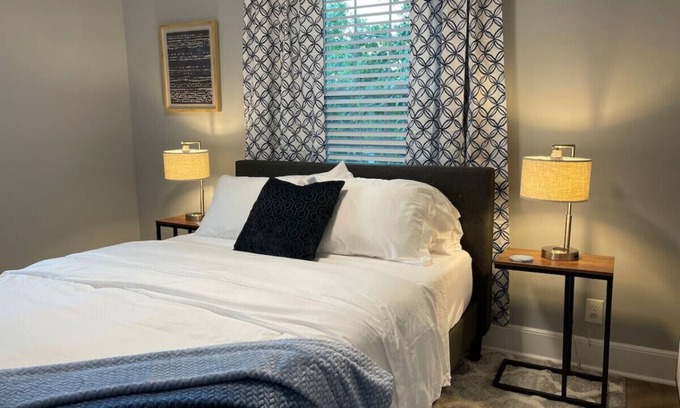 Columbia Condo | WECO - Relaxing Tree House C