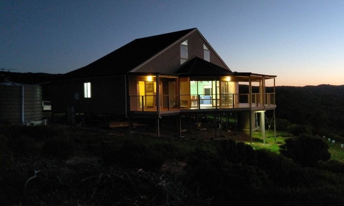 Wedge Island House | Wedge Island House-SA - Accessible by Charter plane or boat ONLY