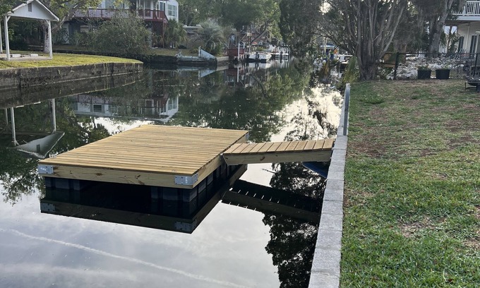 Weeki Wachee Gardens House | Weeki Wachee Gardens on the Canal