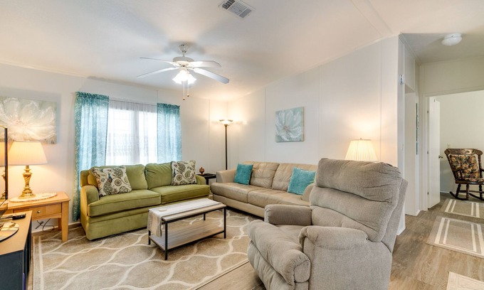 Brooksville House | Weeki Wachee Home w/Fire Pit: 13 Mi to Ocean!