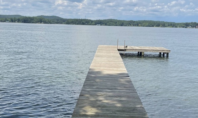 Centre Cabin | Weiss Lake Rustic Cabin on the water, new flooring!