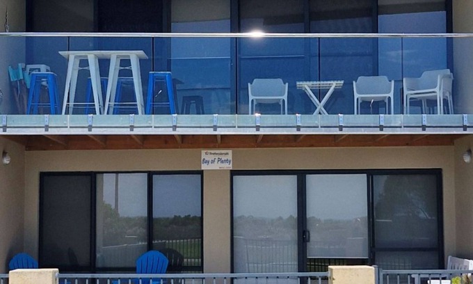 Jurien Bay Villa | Welcome to Bay of Plenty, located within the stunning Seafront Estate complex right in the heart of