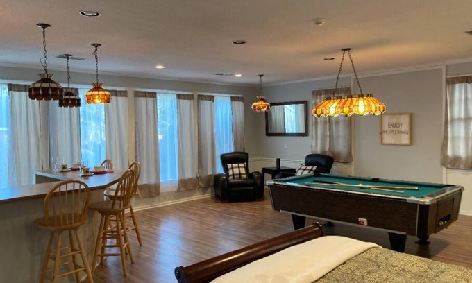 Columbia House | Welcome to Columbia!-enjoy this tranquil space