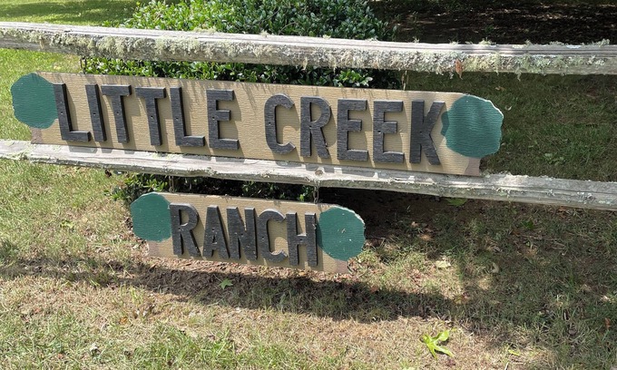Franklin Cottage | Welcome to Little Creek Ranch - A cozy cottage in charming Franklin