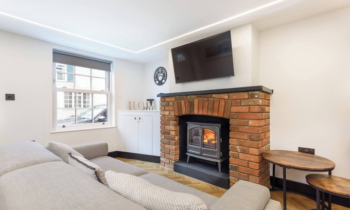 Redbourn Cottage | Welcome to our modern refurbished 200 Year Old Cottage