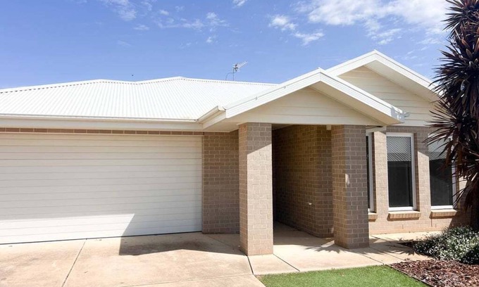 Lloyd Apartment | Welcome to our stylish 3BR villa, perfect for an escape