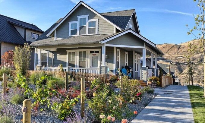 Chelan House | Welcome to Rest Day at The Lookout at Lake Chelan