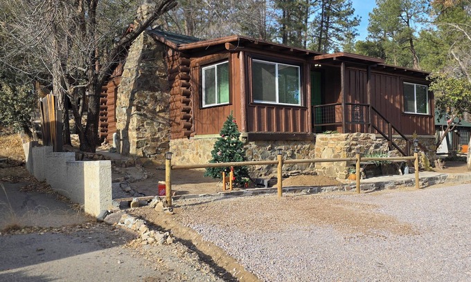 Prescott House | Welcome to The Hitching Post — Historic Prescott Retreat