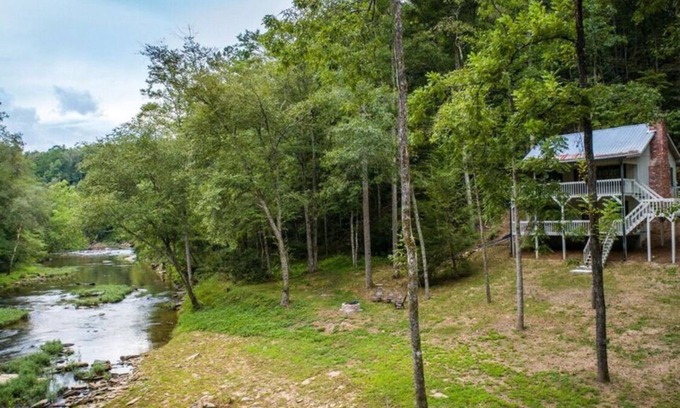 Talking Rock Cabin | Welcome to the Perfect Remote Secluded Creekside Cabin w/walk in creek access