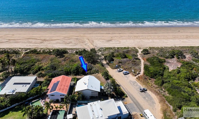 Farnborough House | Welcome to Yeppoon Hinz On The Beach