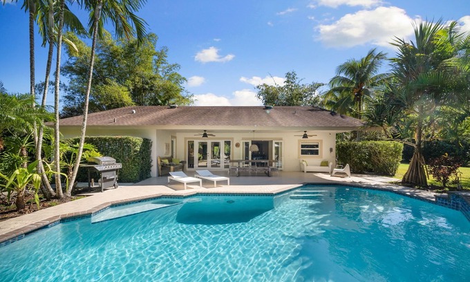 Southwest Ranches House | WELCOME TO YOUR PRIVATE OASIS, FULLY GATED ABD PRIVATE PROPERTY, HEATED POOL.