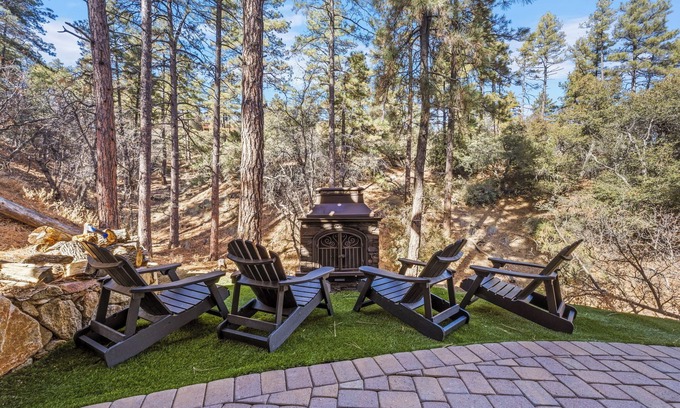 Highland Pines House | Welcome to your perfect forest retreat!