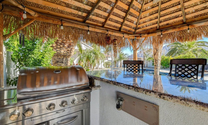 Sunrise Manor House | Welcome to your private oasis in the heart of Las Vegas!