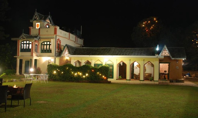 Pragpur Hotel | WelcomHeritage Judges Court