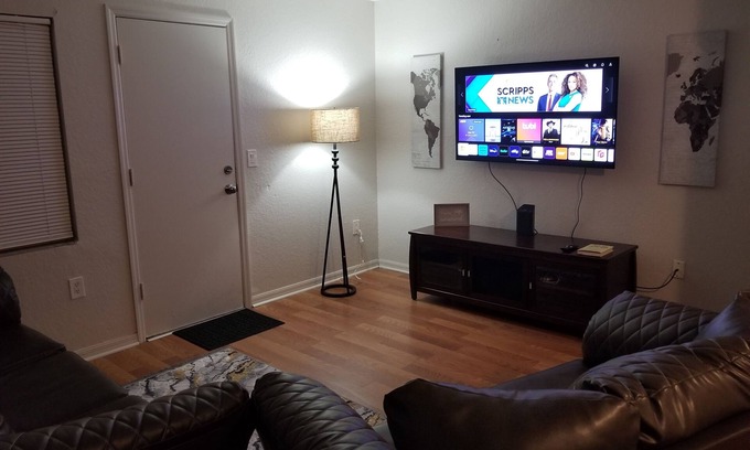 Gainesville House | Well Equipped 2-BR/1.5 BA Townhome, AC, WiFi, TVs, Pest Ctrl in Gainesville, FL