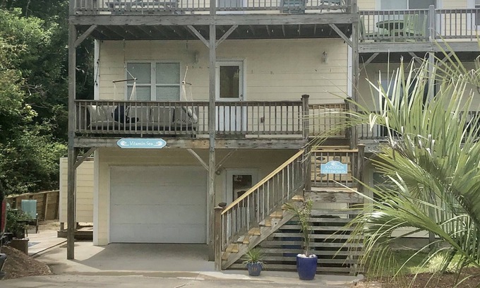 Emerald Isle Cottage | Well maintained 4 bed/4 bath house in quiet area