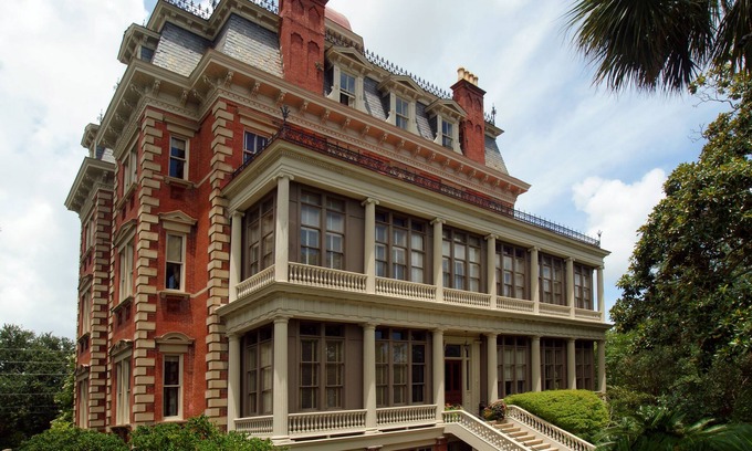 Harleston Village Hotel | Wentworth Mansion