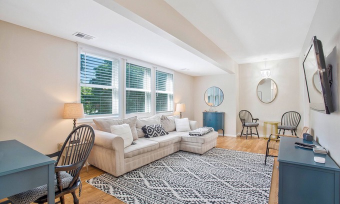 Annapolis House | West Annapolis Hidden Gem <.75Mile To Navy Stadium <1Mile to Downtown Annapolis