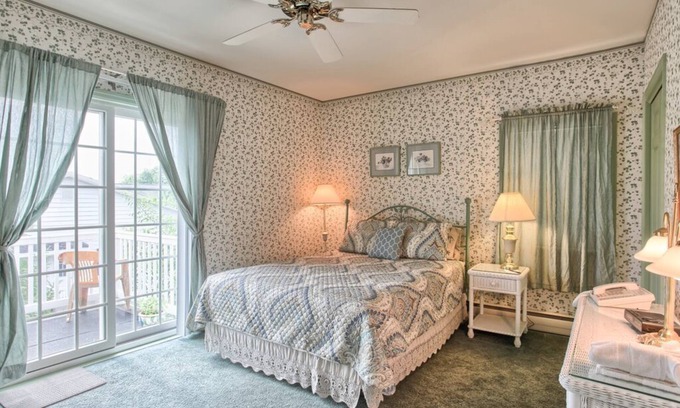 Elizabethtown Bed & Breakfast | West Ridge Bed and Breakfast