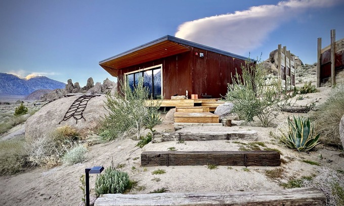 Lone Pine Condo | West Wind, cabin with breathtaking vieuws