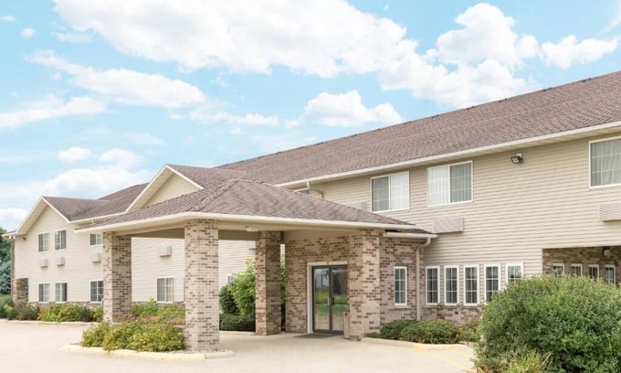Osage Hotel | Western Inn & Suites