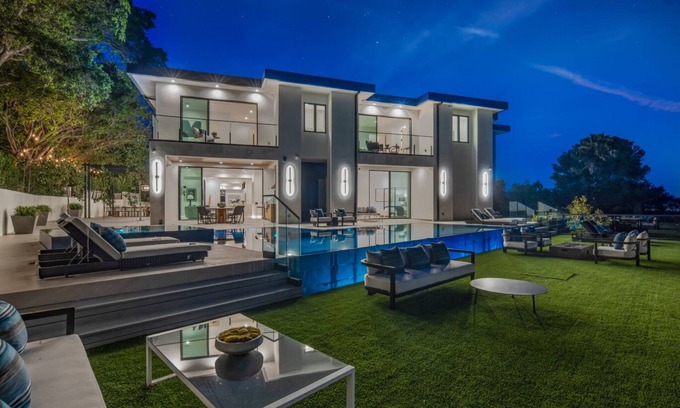 Encino Villa | Westfall - Unparalleled Modern Luxury Estate with Infinity Pool & Spa