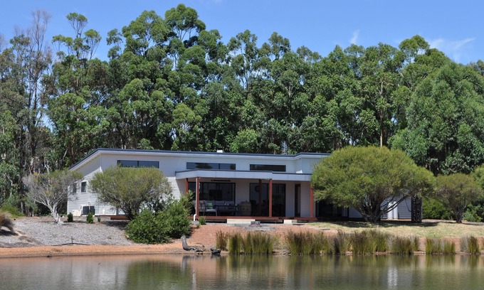 Wilyabrup House | Wharfedale- an eco-friendly home, enjoying a beautiful lakeside outlook