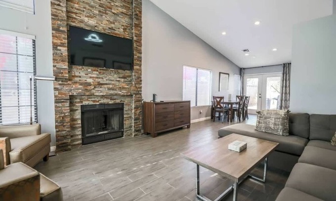 Paradise Valley Villa | What you need A Hidden Gem in the Heart of Vegas!