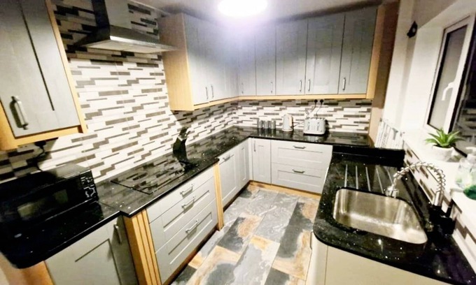 Barrow-in-Furness Apartment | WhereTostay Cosy 3bed House