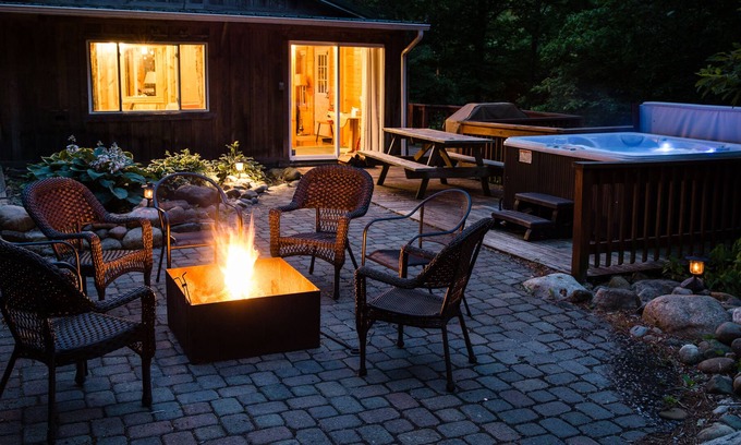 Butler Cabin | Whispering Pines CabinHot Tub, Gas Fireplace, Free Wi-Fi, Fire Pit, Master Suite