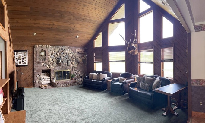 North Canton Other | White Birch Getaway is a perfect place to gather with family and friends!
