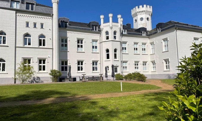 Hohendorf Apartment | White dream castle on the Baltic Sea