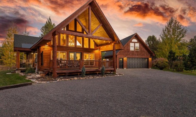 Fir Grove Estates House | White Fir Adventures by Casago McCall - Donerightmanagement