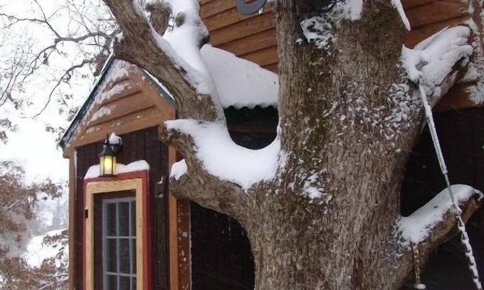 Hardin County Cabin | White Oak Tree House by Garden of the Gods in the Shawnee National Forest