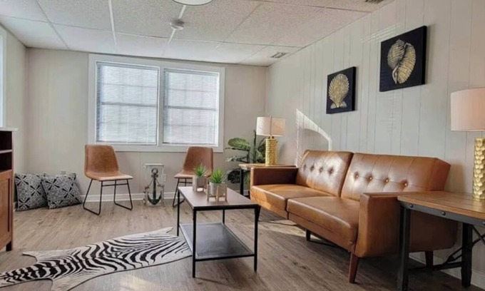 Keystone Heights Cottage | White Sands Lake 2-bedroom Cottage, Sleeps 6, Kayaks/Fishing