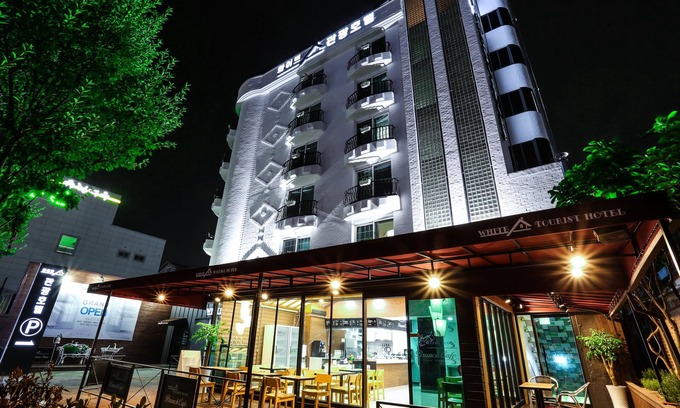 Jeonju Hotel | White Tourist Hotel