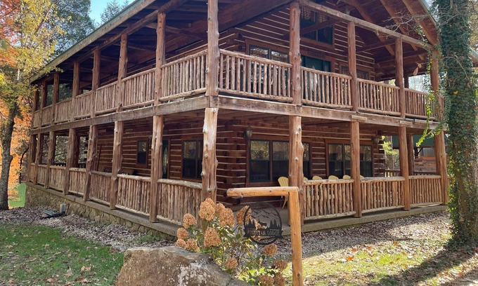 Rome Cabin | Whitetail Lodge, Twin Lakes Country Cabins