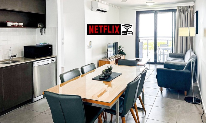 East Mackay Apartment | WhitsunStays - The Regal 2br/2bth, central