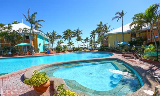 Dolphin Heads Apartment | WhitsunStays - The Resort by the Sea