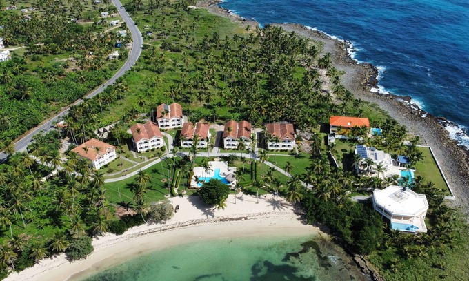 El Frances Condo | Why work in the city? We have high speed WIFI. Just 5 minutes to Las Galeras