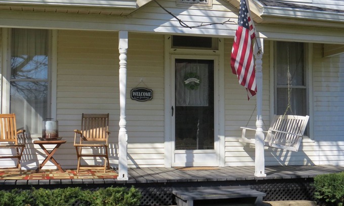 Clinton Other | Wi-Fi avail at this Beautiful 1896 Farmhouse, rural setting. Tranquil location.