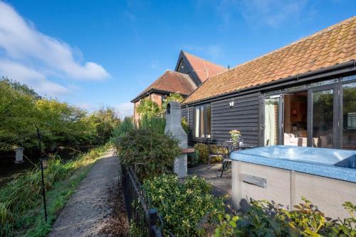 Wattisham House | Willow Cottage at Wattisham Hall