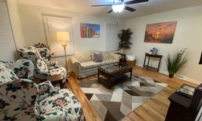 Racine House | Windjammer! Pro Cleaned, Self Check In Sleeps 8