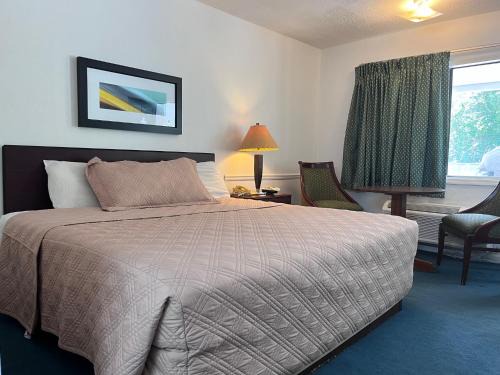 Grove Hill Hotel | WINDTREE INN