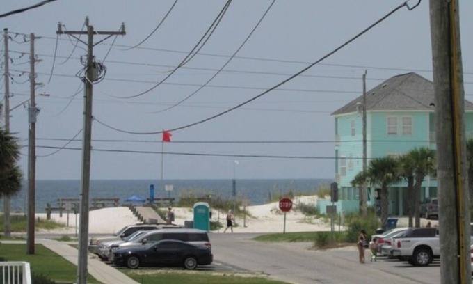 Gulf Shores House | WineDown in Gulf Shores! 4 BR 3 Bath home perfect for relaxing family getaway