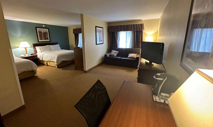 Newell Hotel | Wingate by Wyndham Newell