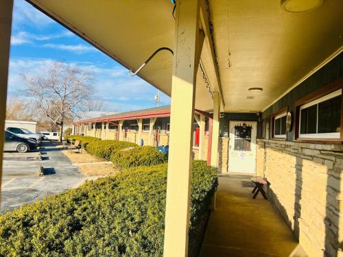 Random Lake Hotel | Wisconsin-Aire Motel By OYO Random Lake