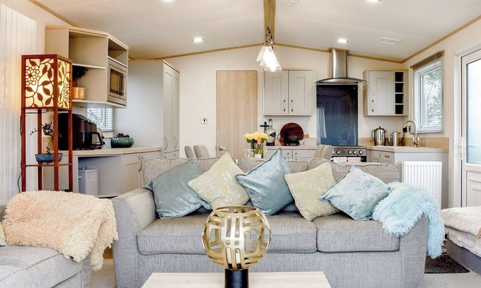 West Heslerton Cottage | With your own private hot tub, this is the perfect spot to unwind in.