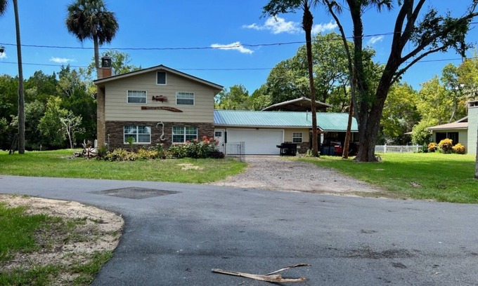 Inglis House | Withlacoochee Pirate River House - PET FRIENDLY