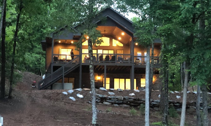 The Arbor House | WKD Escape-Inquire 20% off nightly rate- Fall Foliage season